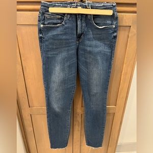 Good American skinny ankle jeans. Size 8.